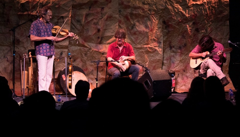 Trio Zaravi – Zarb, Rabeca e Viola Caipira