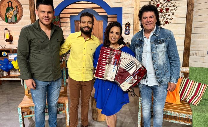 TV Aparecida Recebe Adriana Sanchez